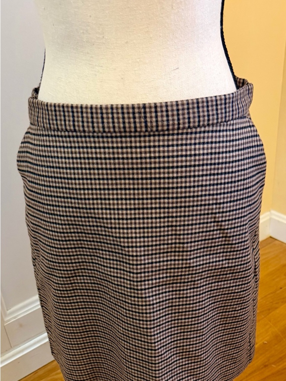 Banana Republic Black and Cream Gingham Pencil Skirt